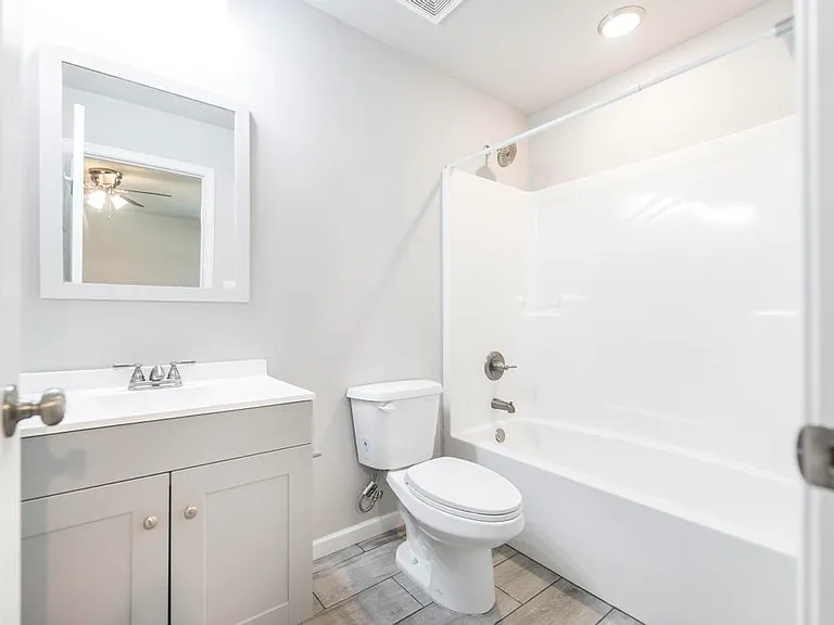 205 Doyle St #2 — Photo 23