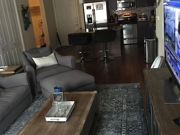 4th image of 913 S Main St Unit 2306