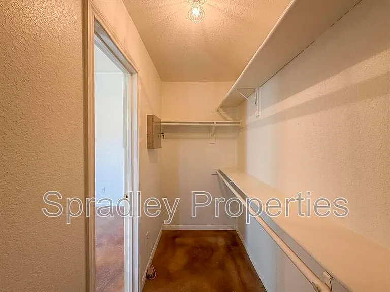 5700A Luxor Dr — Photo 14