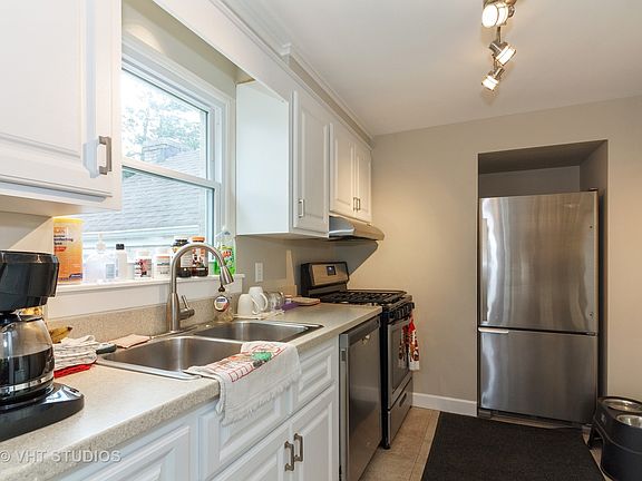 5th image of 134 Iroquois Dr