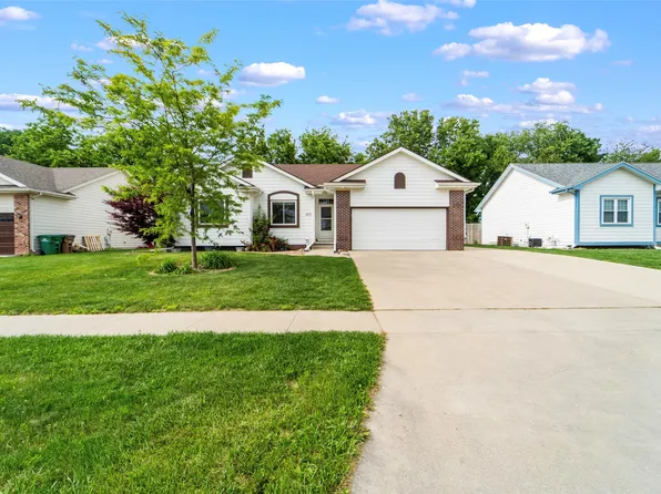 403 4th St NW, Altoona, IA 50009