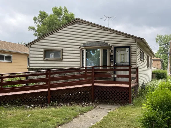 4801 West Luscher AVENUE, Milwaukee, WI 53218