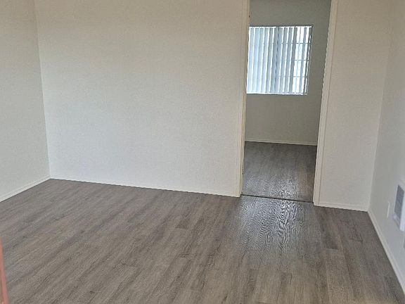 3rd image of 1917 Maple Ave APT 6