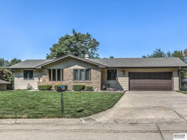 1906 S 121st St, Omaha, NE 68144