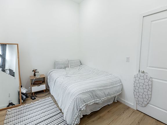 4th image of 3945 Lancaster Ave #2A