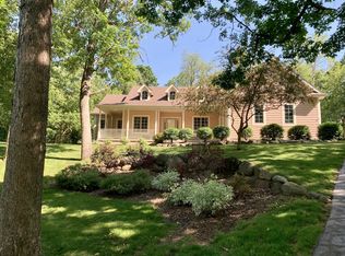 3315 Sherwood Forest Dr, Spring Grove, IL 60081