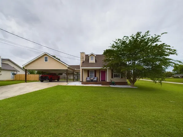 100 Broxton Ct, Headland, AL 36345