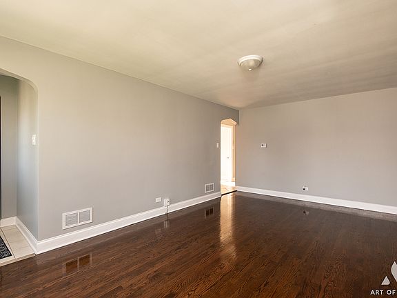 4th image of 498 Price Ave