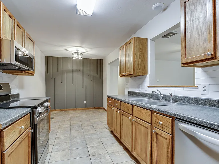 819 N Eagle Ln — Photo 20