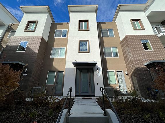 2nd image of 240 Agustin Narvaez St #4