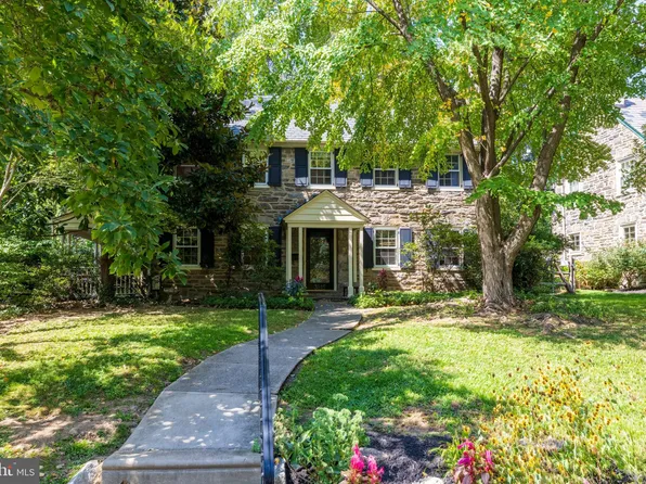 3215 W Coulter St, Philadelphia, PA 19129