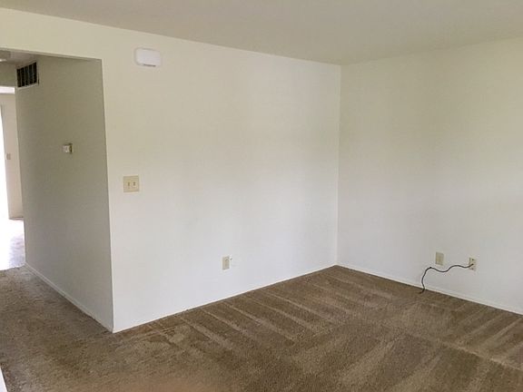 2nd image of 8035 Mount Everest St