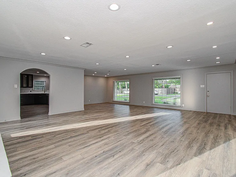 1801 Benbow Way — Photo 5