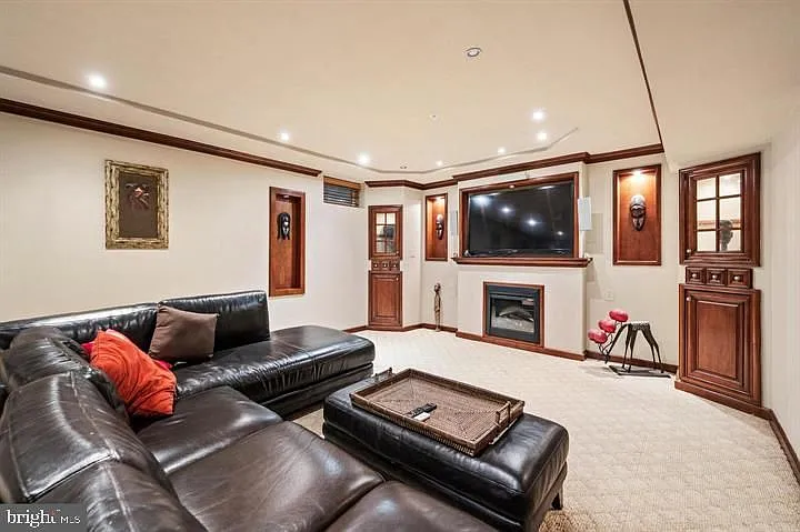 12104 Guinevere Pl — Photo 36