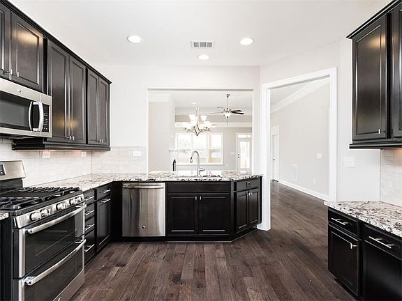 5th image of 3903 Great Pine Dr