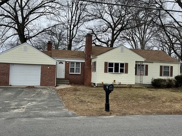 56 Rosemary Dr, Springfield, MA 01119