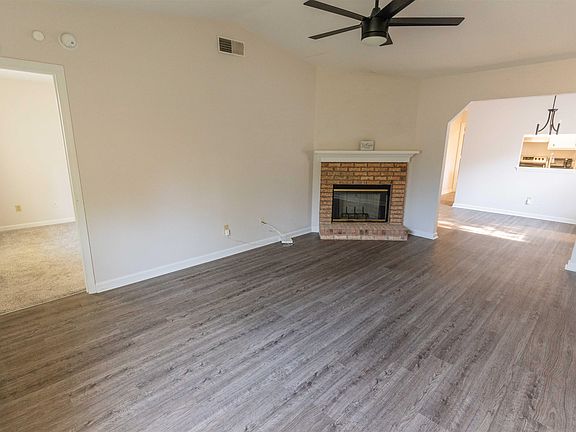 3rd image of 2926 Richview Park Cir N