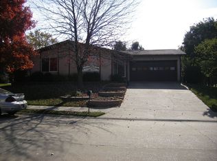 936 Chancellor Dr, Edwardsville, IL 62025