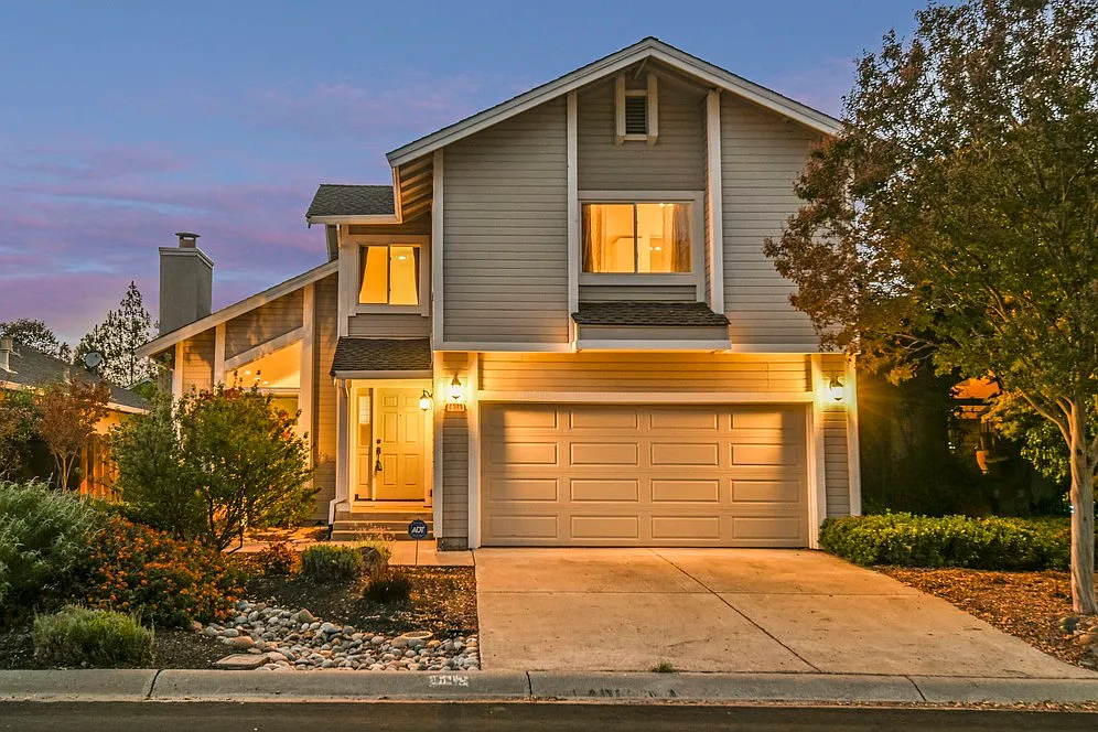 1549 Haviland Pl photo 1