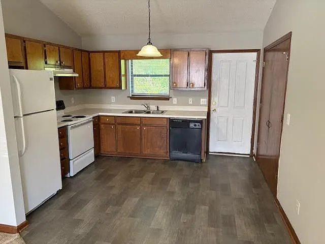 2 bed, 2.0 bath, 940 sqft, $1,050 — Photo 4
