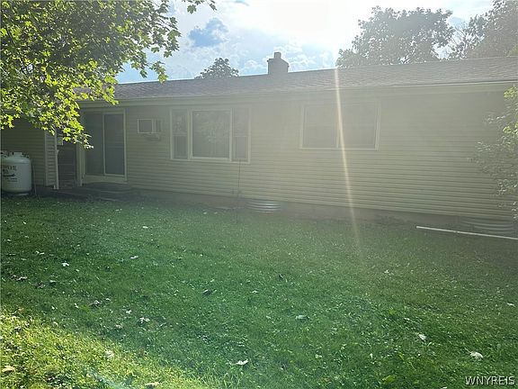 4th image of 3059 N Creek Rd