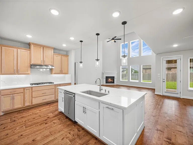 4627 Clear Creek Dr — Photo 8