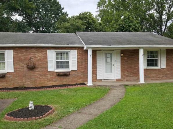 121 Parkway Dr