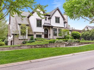 532 W 8th St, Hinsdale, IL 60521