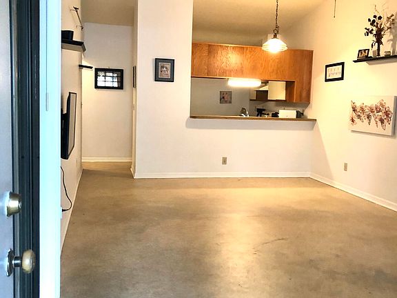 3rd image of 85 DEBARRY Avenue #1091