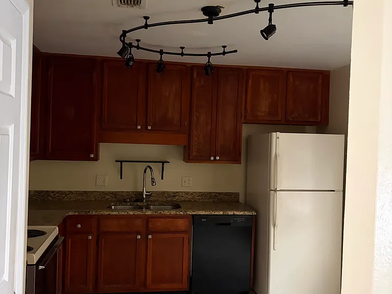 4210 Clubside Dr — Photo 10