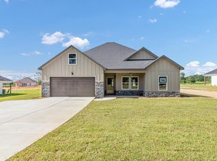 1582 E Smithville Rd, Dothan, AL 36301