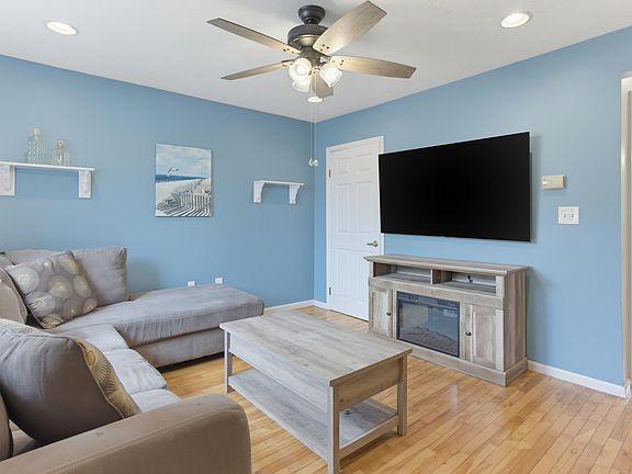 3rd image of 95 Harbor Avenue #7