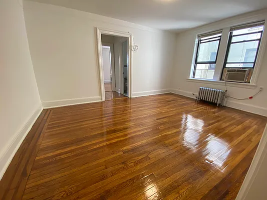 Rented by MQ Realty LLC | media 8