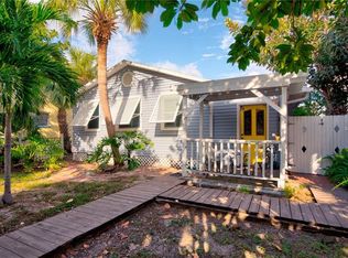 9815 1st St E, Treasure Island, FL 33706