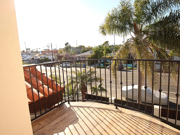 832 Rose Ave — Photo 37