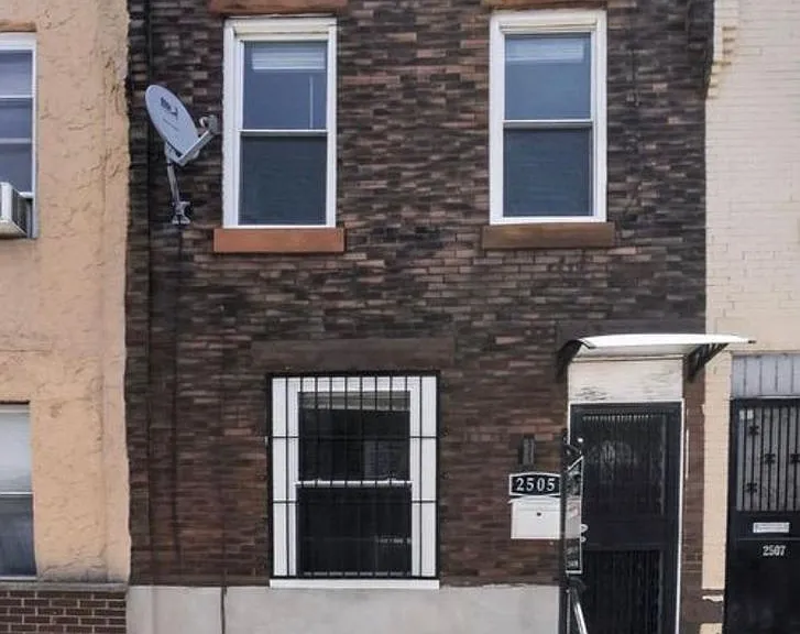 2505 S Sheridan St — Photo 1