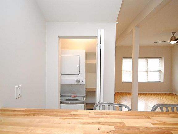 5th image of 711 N Hoyne Ave APT 1