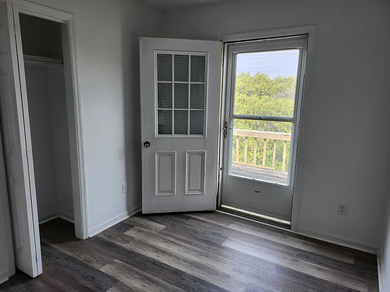 106 Rhett St #E — Photo 18