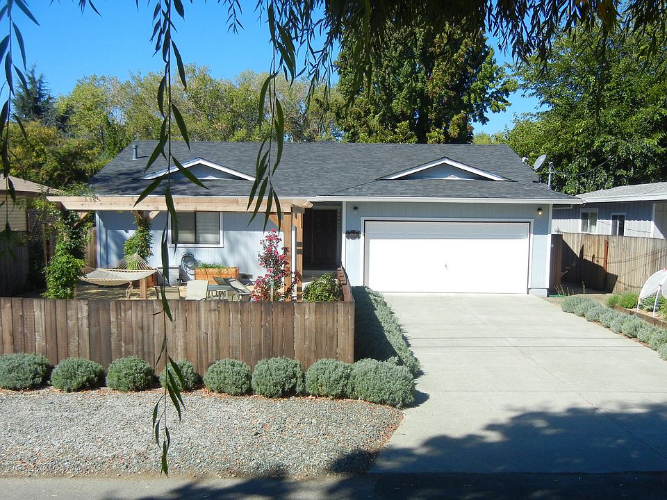 1st image of 2635 Clipper Ln