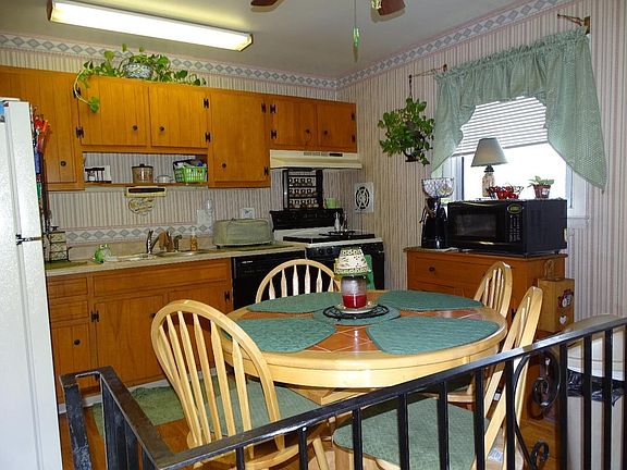 5th image of 1106 Birchwood Dr