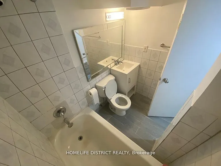 135 Emerson Ave — Photo 5