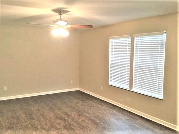 4th image of 1245 Foor Blvd