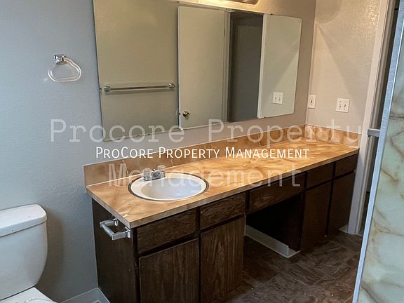 3rd image of 3055 N Linda Vista Ln