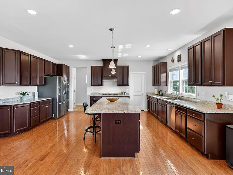 40 Gina Dr — Photo 18
