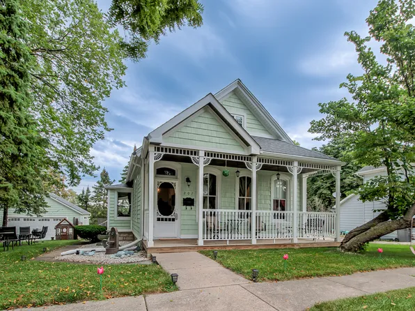 207 E Custer St, Lemont, IL 60439