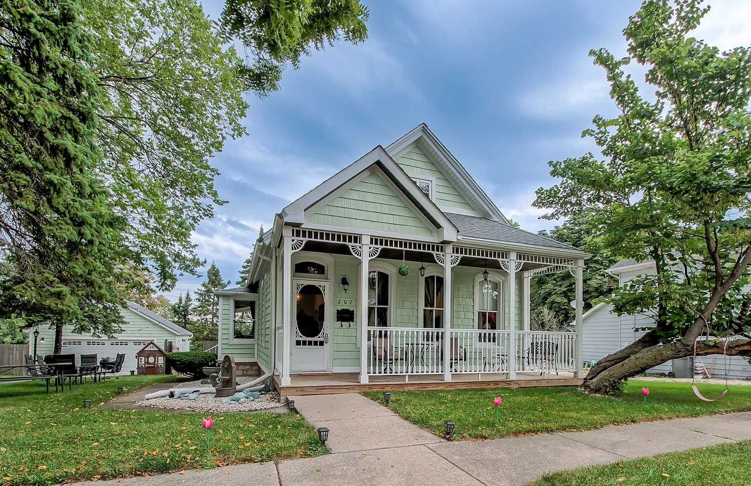 207 E Custer St photo 1