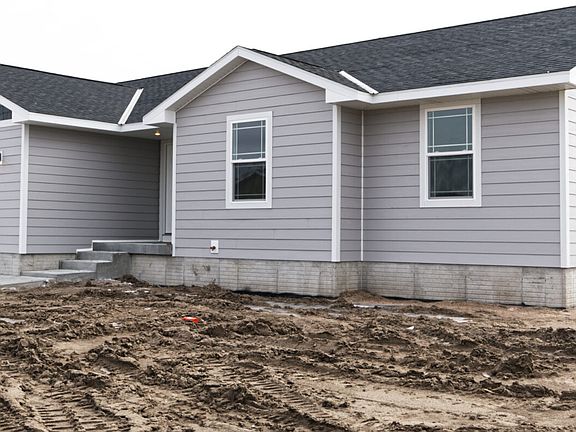 5th image of 560 Kenneth Dr