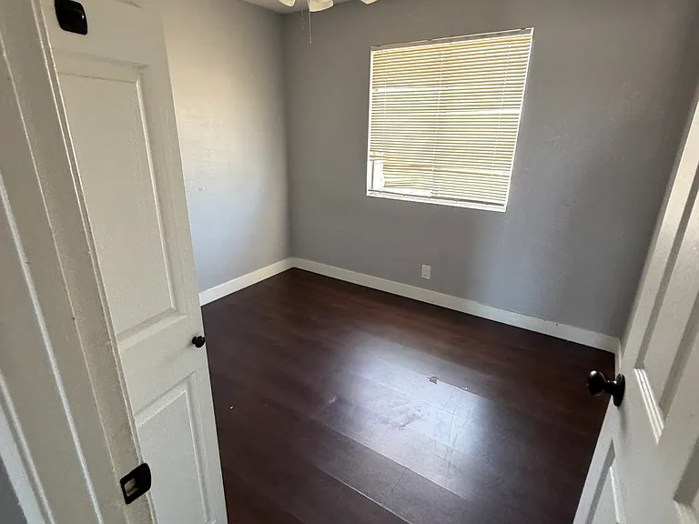 5290 Carriellen Ln #D — Photo 4