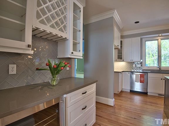 5th image of 200 Arcadia Ln