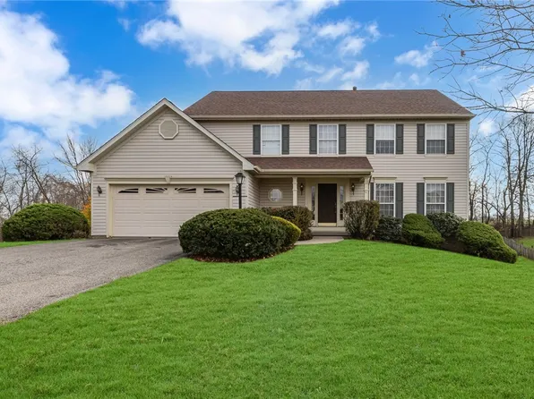 220 Edgewood Dr, Beaver, PA 15009